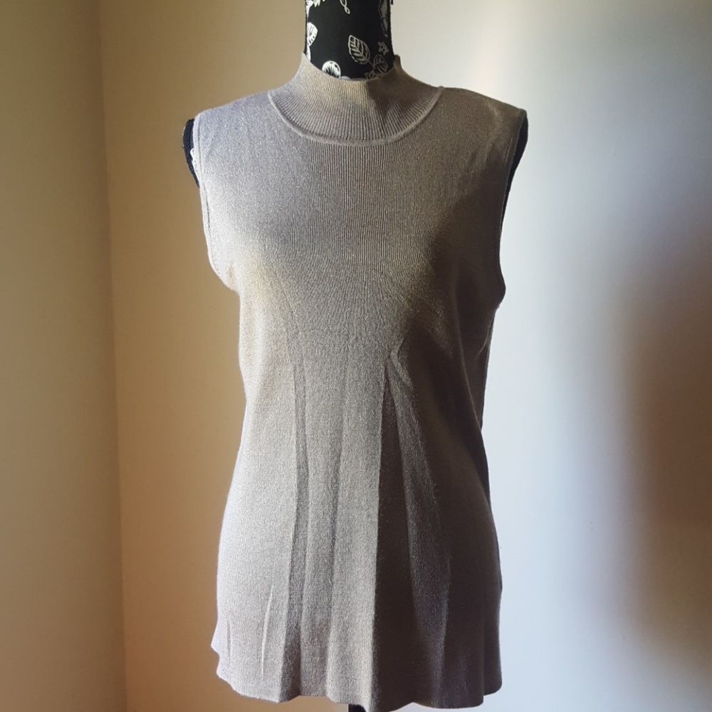 Chicos 💙Sleeveless Metallic Tunic Sweater